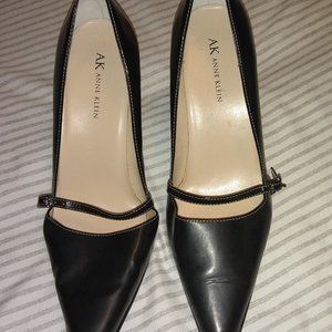 Anne Klein Pointed Toe Black Pumps - Size 9